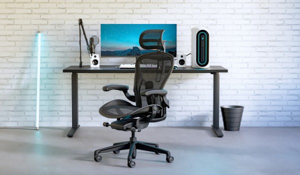 Aeron Remastered Onyx incl. Atlas Headrest